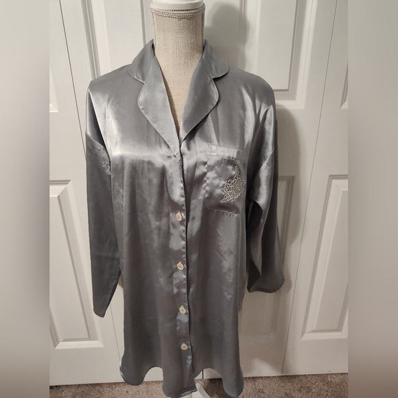 🩶 Vintage 1997 Victoria's Secret Ladie's Satin Button Front Long Sleeve Gown XS - Picture 2 of 16